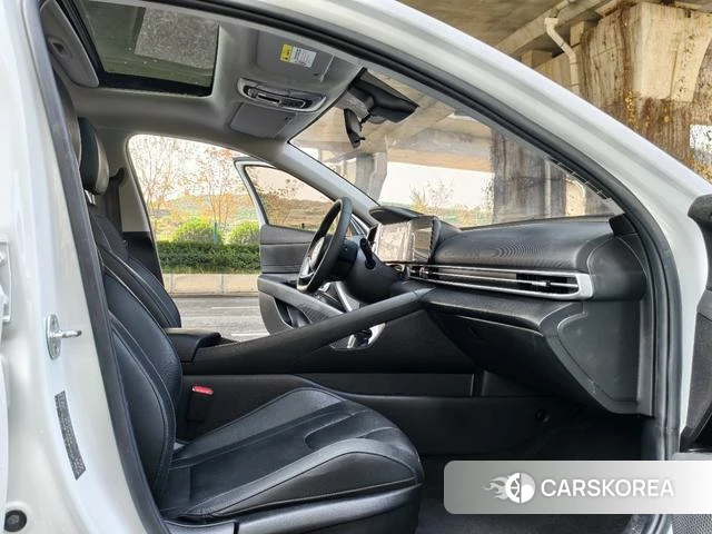 Hyundai Elantra 2022 Белый из Китая, фото 3