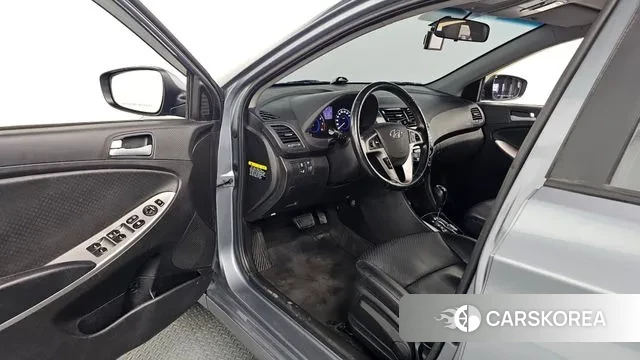 Hyundai Accent (New type) 2018 Серебристо-серый из Кореи, фото 3
