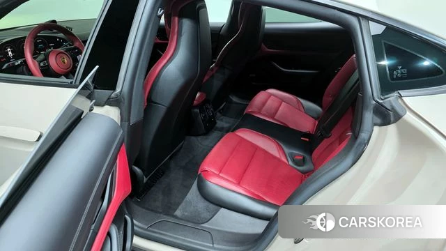 Porsche Taycan 2022 Жемчужный цвет из Кореи, фото 3