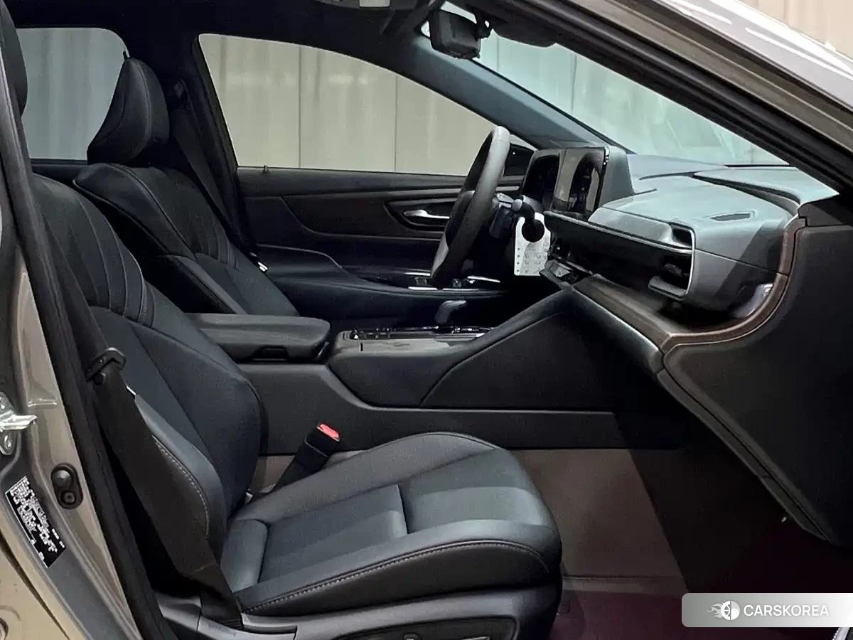 Skoda Crown (imported) 2026 Silver/gray из Китая, фото 3