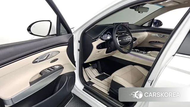 Genesis GV70 2024 Белый из Кореи, фото 3