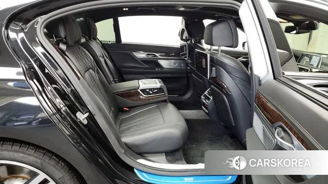 BMW 7 Series (G11) 2018 Черный из Кореи, фото 3