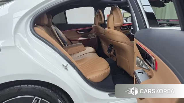 Mercedes-Benz E-Class W214 2024 Белый из Кореи, фото 3