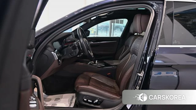 BMW 5 Series (G30) 2022 Черный из Кореи, фото 3