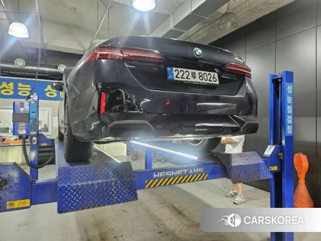 BMW 5 Series (G60) 2026 Черный из Кореи, фото 3