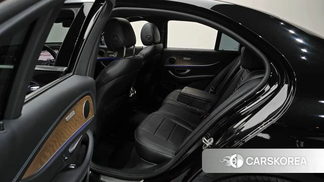 Mercedes-Benz E-Class W213 2021 Черный из Кореи, фото 3