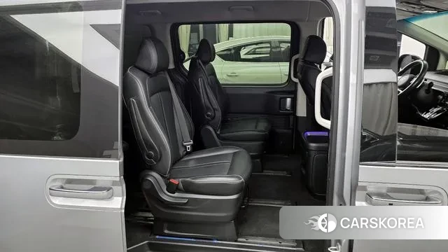 Hyundai Staria 2022 Серебристо-серый из Кореи, фото 3