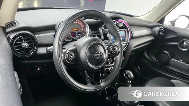 Mini Cooper 2018 Черный из Кореи, фото 3