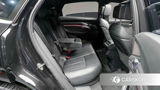 Audi e-Tron 2022 Черный из Кореи, фото 3