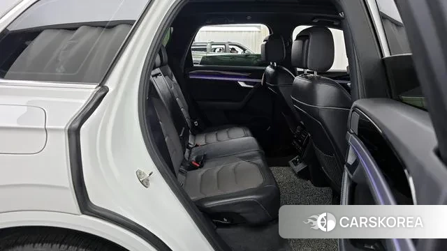 Volkswagen Touareg 3rd generation 2020 Белый из Кореи, фото 3