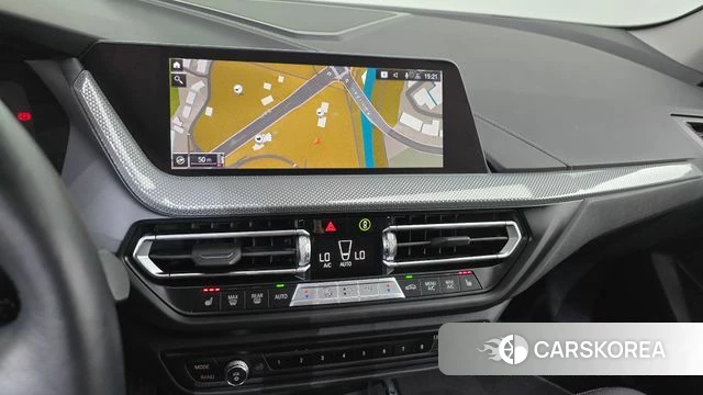 BMW 1 Series (F40) 2022 Черный из Кореи, фото 3