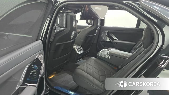 BMW i7 (G70) 2025 Черный из Кореи, фото 3