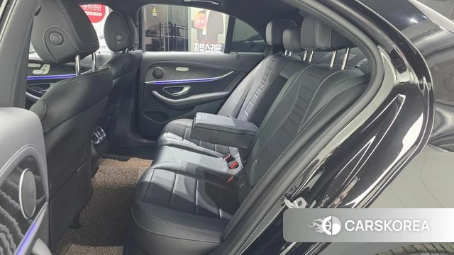 Mercedes-Benz E-Class W213 2023 Черный из Кореи, фото 3
