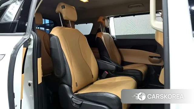 Kia Carnival 4th generation 2023 Белый из Кореи, фото 3