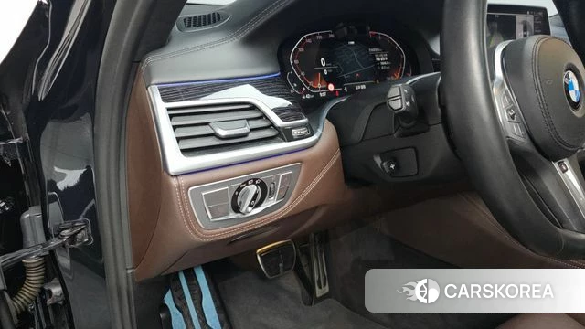 BMW 7 Series (G11) 2021 Черный из Кореи, фото 3