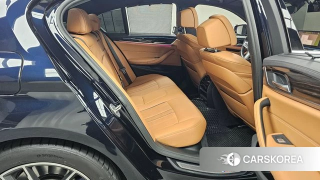 BMW 5 Series (G30) 2022 Черный из Кореи, фото 3