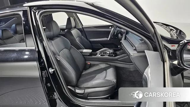 Kia The New K5 3rd generation 2023 Белый из Кореи, фото 3