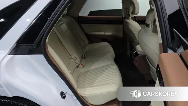 Hyundai Grandeur Hybrid (GN7) 2024 Белый из Кореи, фото 3