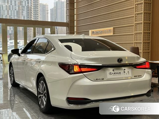 Lexus ES 2022 Белый из Китая, фото 3