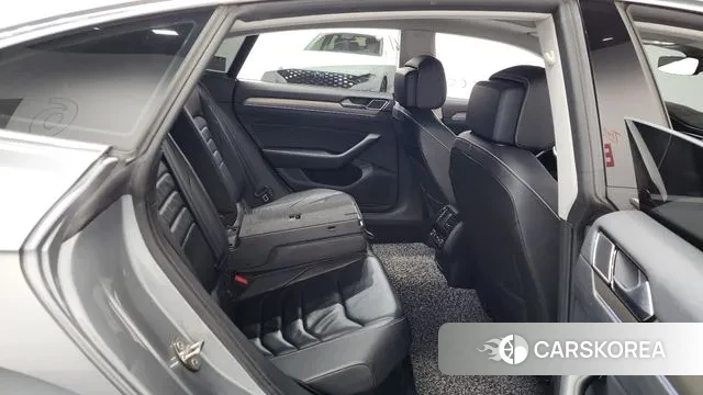 Volkswagen Arteon 2020 Серебристо-серый из Кореи, фото 3