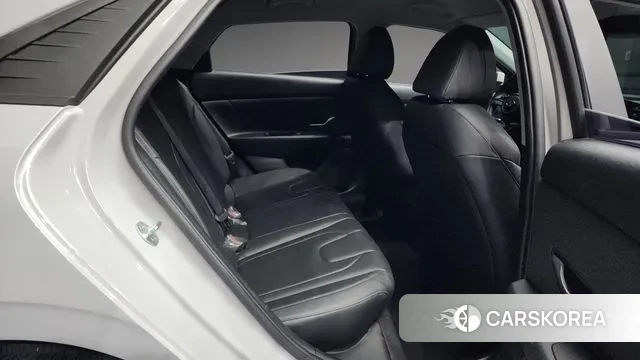 Hyundai Avante (CN7) 2021 Серебряный из Кореи, фото 3