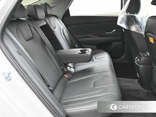 Hyundai The New Avante Hybrid (CN7) 2023 Серебристо-серый из Кореи, фото 3