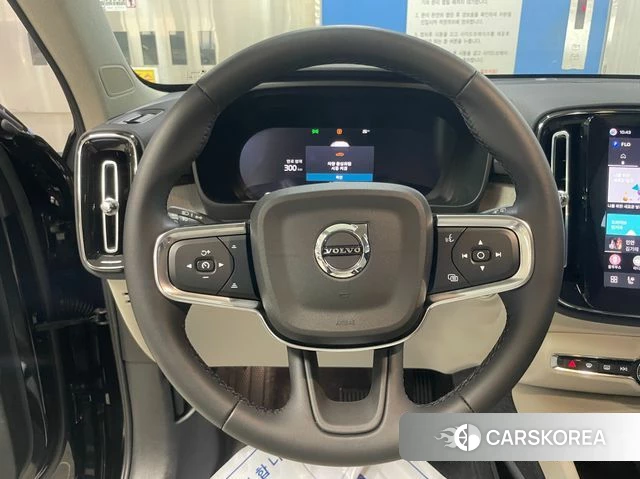Volvo XC40 2026 Черный из Кореи, фото 3