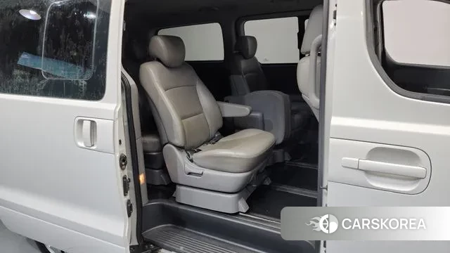 Hyundai The New Grand Starex 2019 Белый из Кореи, фото 3