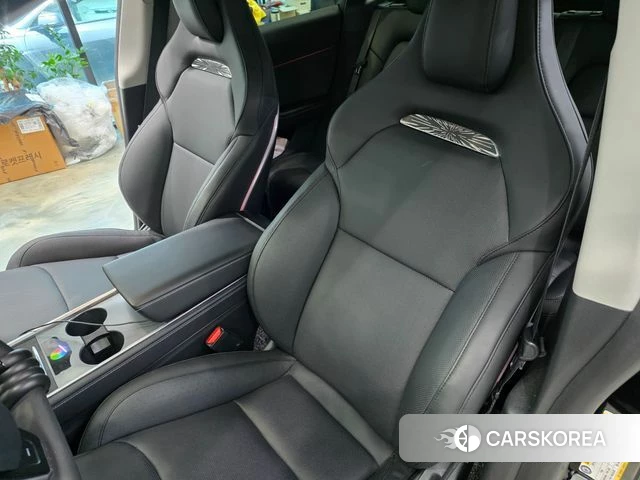 Tesla Model Y 2023 Черный из Кореи, фото 3