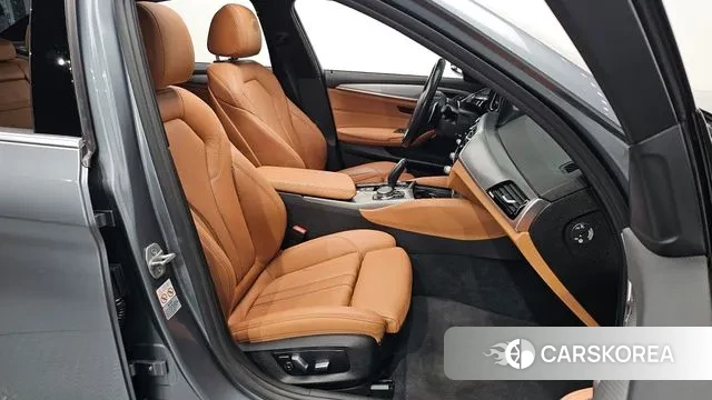 BMW 5 Series (G30) 2018 Серый из Кореи, фото 3