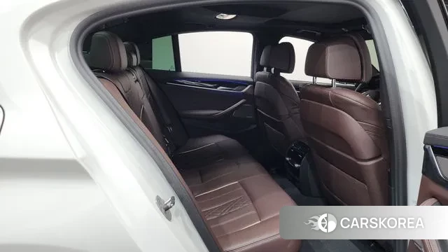 BMW 5 Series (G30) 2021 Белый из Кореи, фото 3