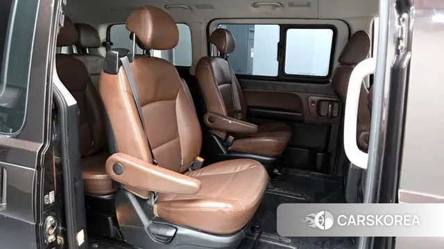 Hyundai The New Grand Starex 2018 Коричневый из Кореи, фото 3