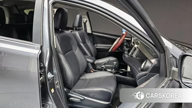 Toyota RAV4 2018 Черный из Кореи, фото 3