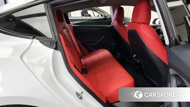 Tesla Model 3 2021 Белый из Кореи, фото 3