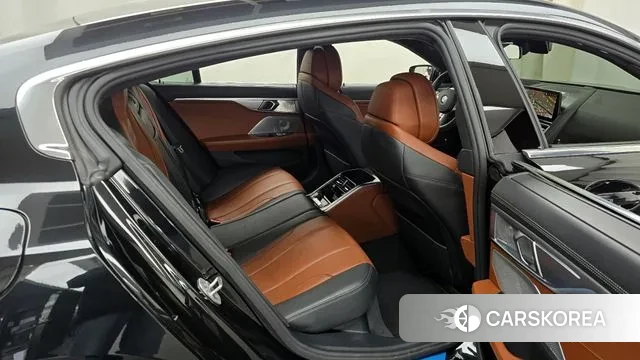 BMW 8 Series (G15) 2023 Черный из Кореи, фото 3