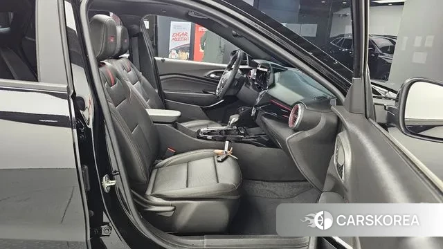 Chevrolet (GM Daewoo) Trax Crossover 2024 Черный из Кореи, фото 3