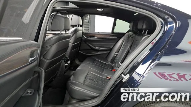 BMW 5 Series (G30) 2018 Черный из Кореи, фото 3