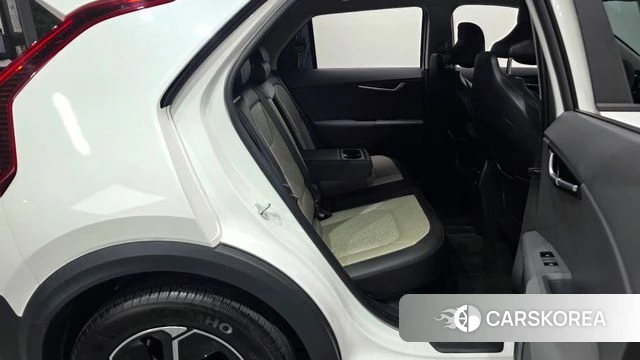 Kia Di Ol Nu Niro 2023 Белый из Кореи, фото 3