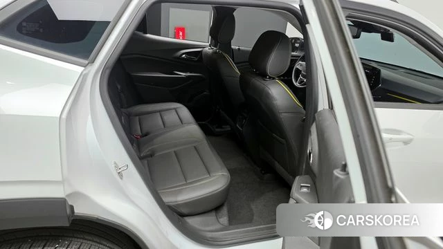 Chevrolet (GM Daewoo) Trax Crossover 2023 Белый из Кореи, фото 3