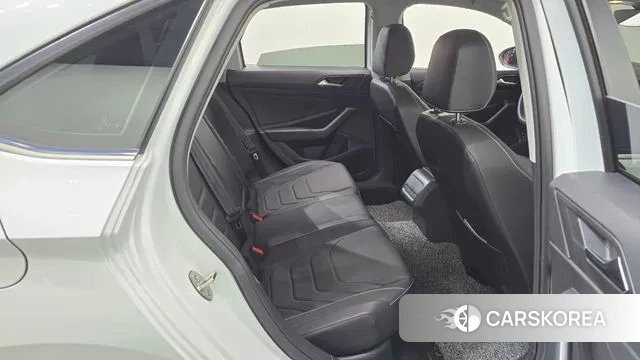 Volkswagen 7th Generation of Jetta 2023 Белый из Кореи, фото 3