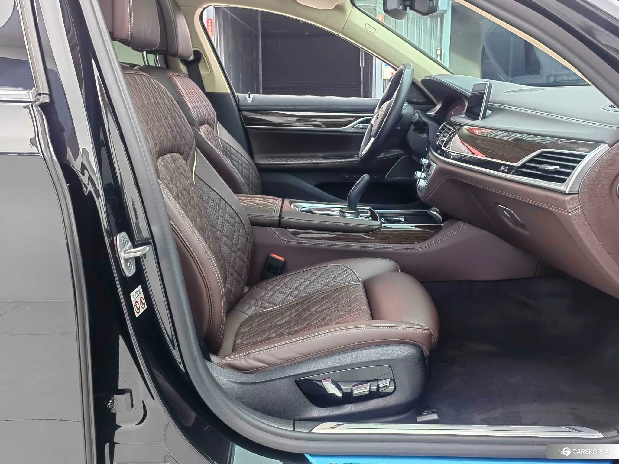 BMW 7 series 2021 Черный из Китая, фото 3