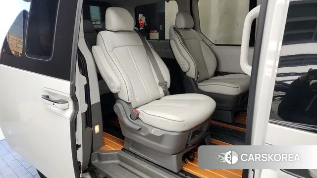 Hyundai Staria 2022 Белый из Кореи, фото 3