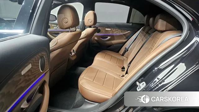 Mercedes-Benz E-Class W213 2023 Черный из Кореи, фото 3