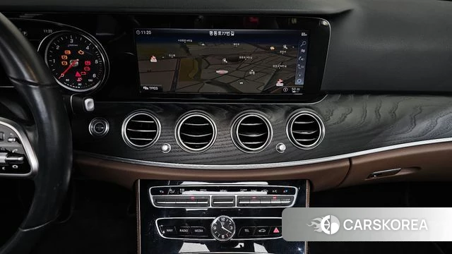 Mercedes-Benz E-Class W213 2018 Белый из Кореи, фото 3