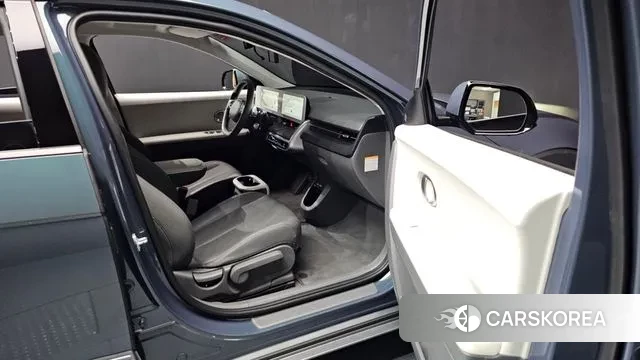 Hyundai Ionic 5 2021 Светло-серебряный цвет из Кореи, фото 3