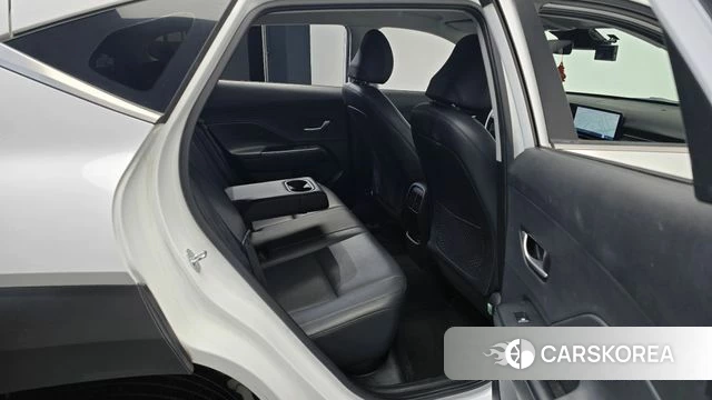 Hyundai Kona (SX2) 2023 Белый из Кореи, фото 3