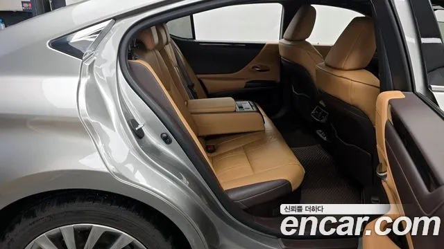 Lexus ES300h 7th generation 2021 Песочный из Кореи, фото 3