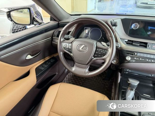 Lexus ES 2021 Серебристо-серый из Китая, фото 3
