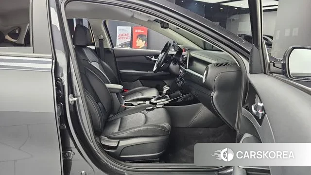 Kia The New K3 2nd generation 2024 Серый из Кореи, фото 3