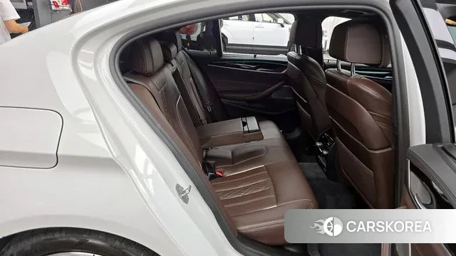 BMW 5 Series (G30) 2022 Белый из Кореи, фото 3